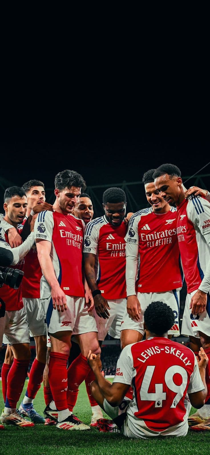 Arsenal Prepare For Tough Clash Against Manchester City on Sunday